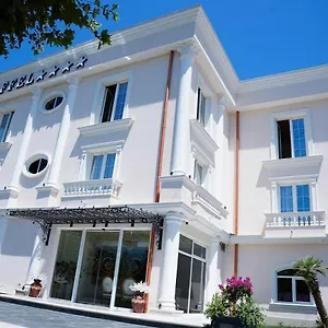 Eiffel Hotel